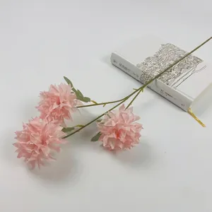 Fiore finto di calendula rosa per decorazioni nuziali e oggetti di scena per foto