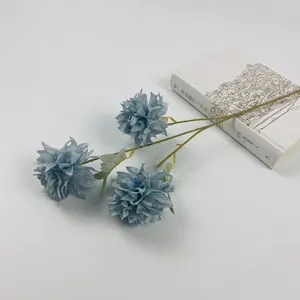 Elegante fiore di calendula artificiale azzurro per decorazioni nuziali e set fotografici