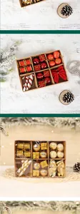 Vista detallada de adornos navideños en caja de papel kraft con decoración festiva