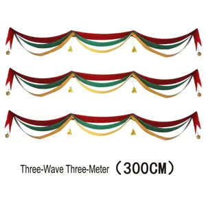 Dreilagige Weihnachts-Wellengirlande in Rot, Grün und Gold mit Glocken, 3 Meter lang