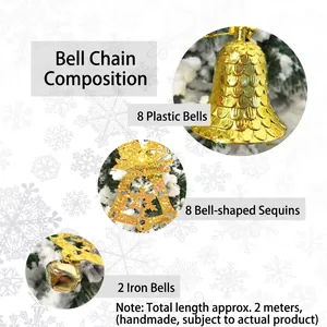 Dettaglio catena di campanelli natalizi con componenti in plastica dorata e ferro.
