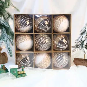 Set di 9 palline di Natale rustiche da 8 cm con pizzo e perle in scatola kraft