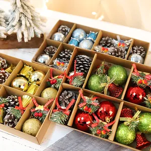 Weihnachtsschmuck-Geschenkbox-Set mit festlichen Kugeln und Glocken