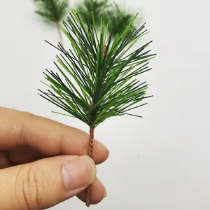 Einzelner künstlicher PVC-Kiefernnadelzweig für DIY-Weihnachtsdekorationen