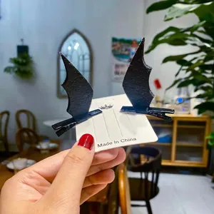 Schwarze Fledermausflügel-Haarspangen für gruselige Halloween-Kostüme für Kinder