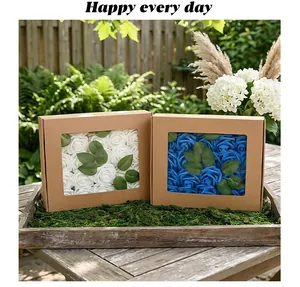 Vista dettagliata del set regalo con rose in schiuma PE bianche e blu per matrimoni