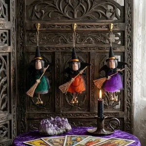 Halloween heks hangdecoraties met bezems en bellen voor feestelijke decoratie