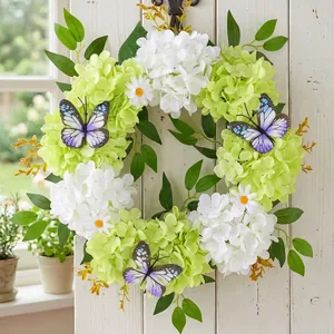 Élégante couronne de fleurs d'hortensias et de papillons pour décoration murale de porte