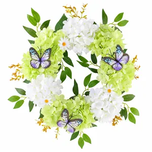 Couronne d'hortensias de primavera avec papillons décoratifs pour décoration de porte
