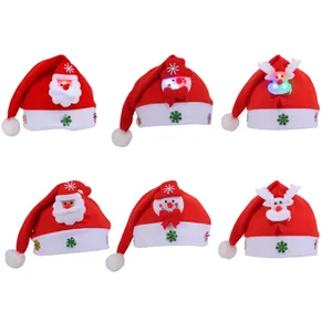 Chapeaux de Noël à LED avec motifs Père Noël, bonhomme de neige et renne pour fêtes.