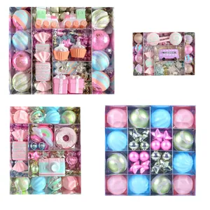 Macaron Weihnachtsbaumschmuck Set mit Süßigkeiten Anhängern und farbigen Kugeln Dekoration