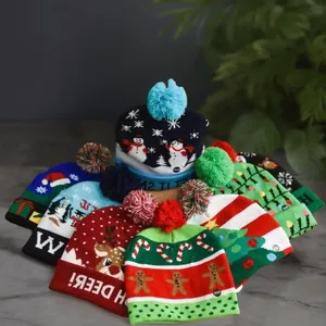 Festliche LED-Weihnachts-Strickmützen mit Schneemann- und Rentier-Motiven für Erwachsene