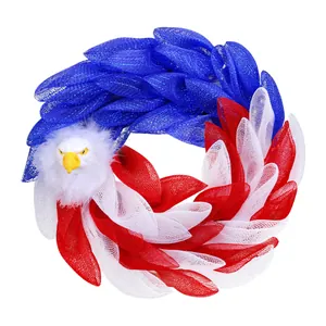 Couronne en maille fête de l'Indépendance américaine avec décoration d'aigle royal