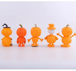 Vue arrière de cinq figurines de citrouilles d'Halloween en résine pour décoration