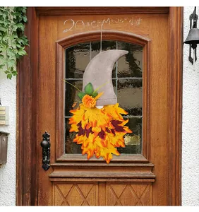 Couronne décorative de gnome d'automne avec chapeau en toile et barbe en érable sur bois
