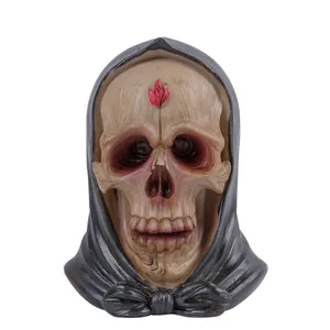 Statua di teschio con cappuccio di Halloween in resina per decorazioni horror casa