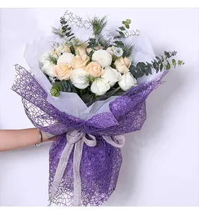 Lila Jacquard-Netzrolle für elegante DIY-Blumenstrauß-Dekoration und Verpackung