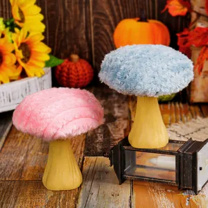 Ornamenti di funghi in peluche fatti a mano con base in gesso per decorazioni autunnali
