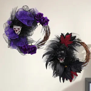 Halloween Krans Met Schedel Hoge Hoed Gotisch Deur Hanger Paarse Roos Zwarte Veer Decoratie Voor Spookhuis Feest