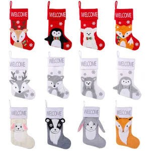 Dekoratives 12er-Set Weihnachtsstrümpfe mit süßen Tiergesichtern und Welcome-Druck