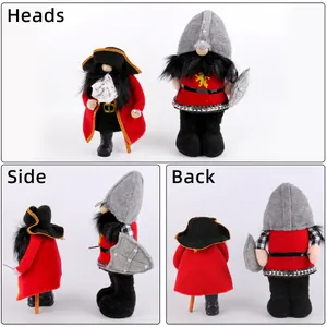 Handgefertigtes Set aus ritter- und piratenförmigen gesichtslosen Gnomen aus mehreren Winkeln