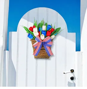 Cesta de tulipanes patrióticos para decoración de puertas en rojo blanco azul USA