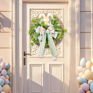 Couronne décorative de roue en bois lapin de Pâques avec nœuds à carreaux et lierre