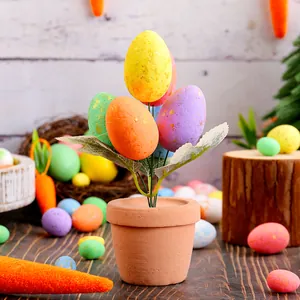 Bunter gesprenkelter Oster-Eiertopf für die rustikale Tischdekoration zu Ostern