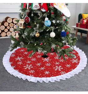Festlicher roter Weihnachtsbaumrock mit Schneeflockendruck und elegantem Rüschenrand