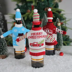 Festliche gestrickte Weihnachtsweinflaschenhüllen mit Schneemann- und Truck-Designs für Deko