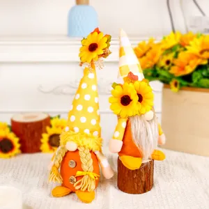 Herbst Sonnenblumen Zwerge Paar Plüschpuppen für die Erntedank Dekoration.