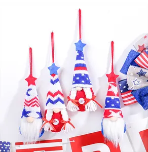 Lot de quatre gnomes patriotiques pour l'Indépendance avec motifs étoiles et rayures