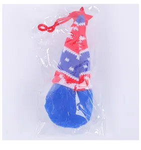 Gnome en peluche pour le Jour de l'Indépendance dans un sac en plastique clair