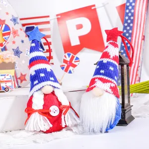 Paire de gnomes patriotiques pour l'Indépendance avec des bonnets à étoiles et rayures