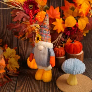 Gnomo de otoño de felpa hecho a mano con girasol y decoración de hojas de arce