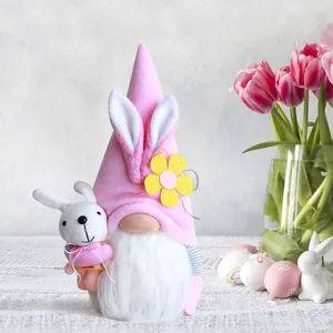 Schattige roze Pasen kabouter knuffel met konijnenoren en kleine konijn speelgoed