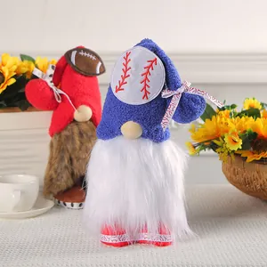 Gnomi di peluche fatti a mano senza volto a tema baseball e football americano