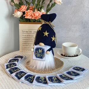 Gnomo zodiacale fatto a mano con cappello stellato e carta segno Pesci
