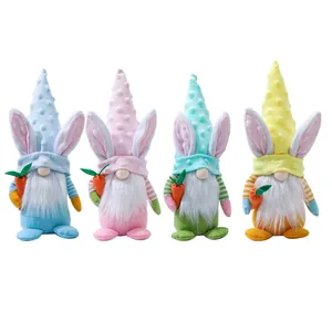 Lot de 4 gnomes de Pâques en peluche avec oreilles de lapin et décorations carottes.