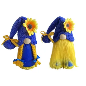 Coppia di simpatici gnomi girasole in piedi blu e gialli per decorazioni della casa