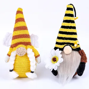 Handgebreide bijenfestival kabouter knuffels met zonnebloem en vleugels decoratie