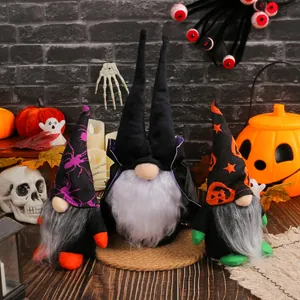 Set mit drei Halloween gesichtslosen Gnomen für gruselige Party Dekoration