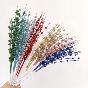 Bunte glitzernde künstliche Beerenstiele für weihnachtliche DIY-Blumendekorationen