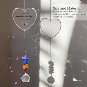 Détail attrape-soleil commémoratif arc-en-ciel en cristal K9 avec motif cœur
