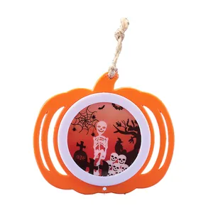 Διακοσμητικό κρεμαστό φανάρι κολοκύθας Halloween με σκηνή νεκροταφείου και σκελετούς