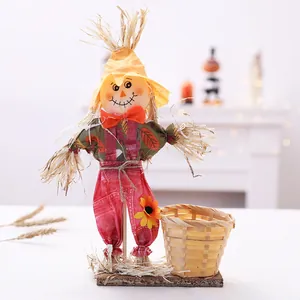 Handgefertigte Halloween Vogelscheuche Stehende Figur mit Bambuskorb auf Holzbasis