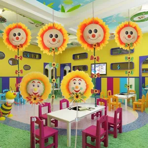 Set di decorazioni appese a girasole con sorriso per aule e vetrine di negozi