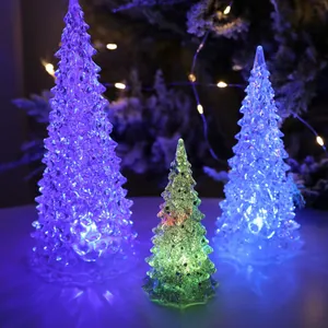 Sfeervolle LED kerstboom tafeldecoratie in Scandinavische stijl met verlichting