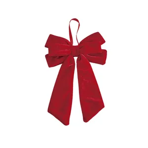 Rote Samt-Weihnachtsschleife als Schmuck für Baum und Fenster