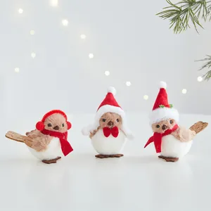 Pendentif Oiseau en Peluche de Simulation de Noël Ornement Suspendu Poupée Oiseau en Mousse et Tissu pour Fête Maison